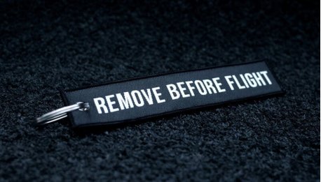 Remove Before Flight Noir Tissé 140x30